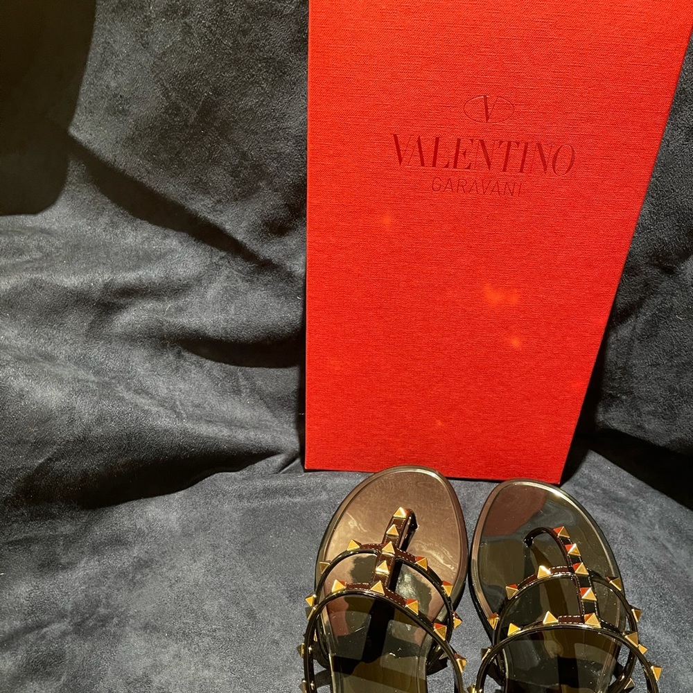 ❣️❣️❣️SOLD❣️❣️❣️AUTHENTIC Valentino Garavani rockstud jelly/sandal - Picture 5 of 5